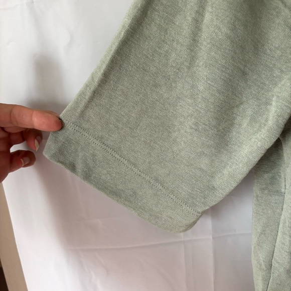 NWOT Athleta Sage Green Breezy Serene Tee SZ S P - Picture 6 of 8